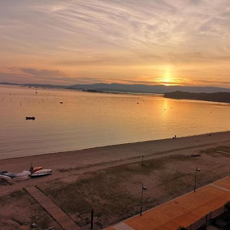 Precioso Apartamento En Primera Linea De Playa Vilagarcia de Arousa Exterior photo