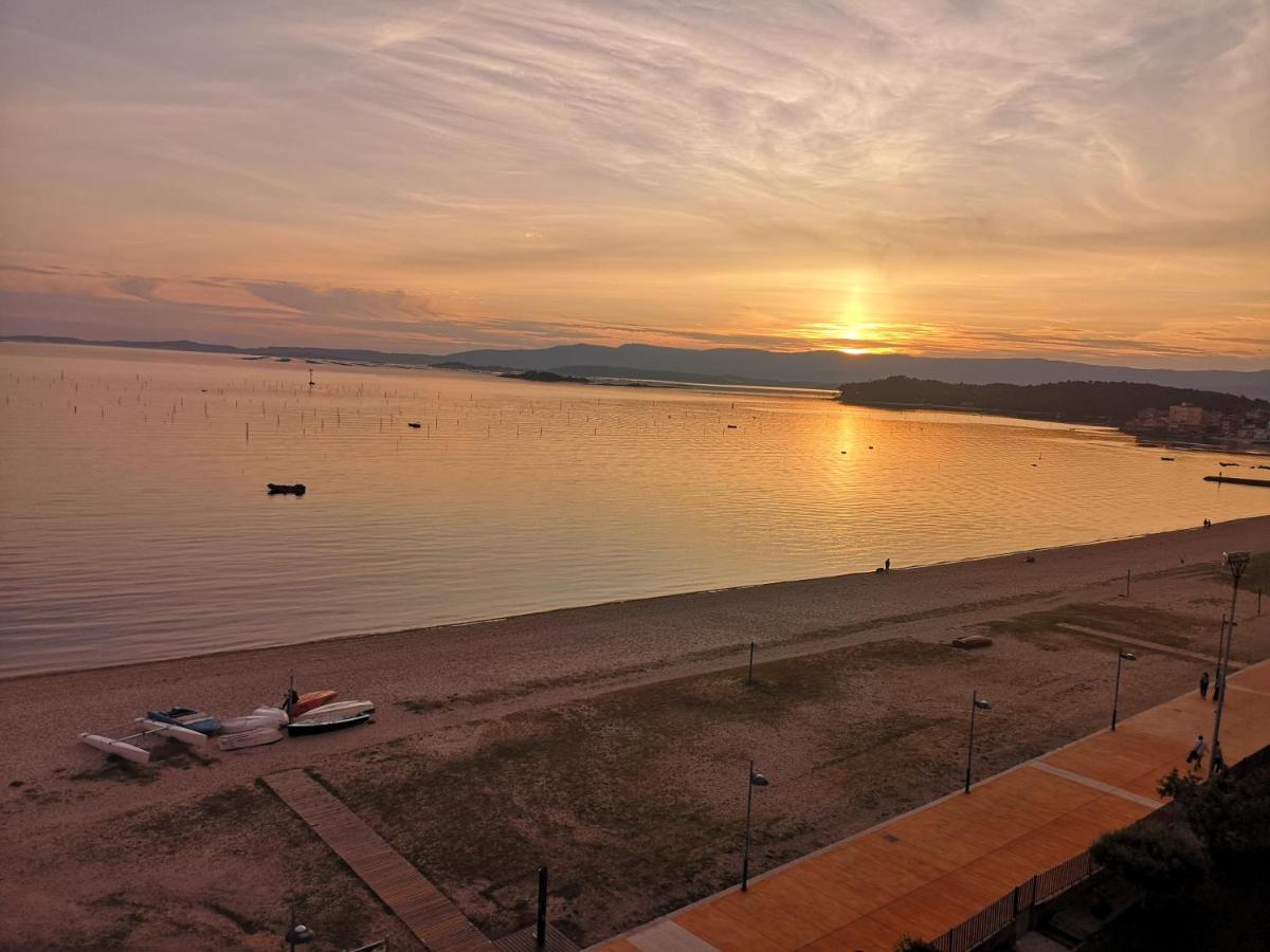 Precioso Apartamento En Primera Linea De Playa Vilagarcia de Arousa Exterior photo